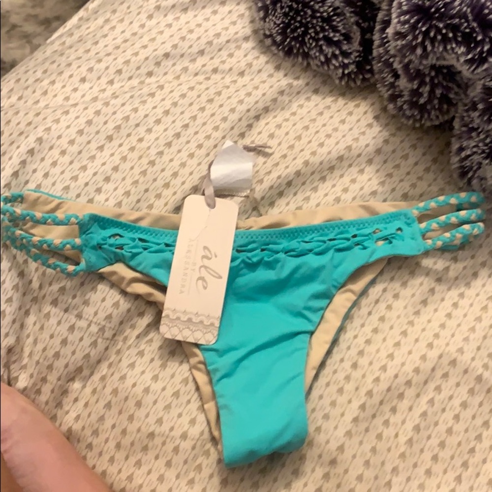 Bikini bottoms